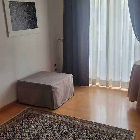 Lägenhet Lovely Accogliente Tra Policlinico E Piazza Bologna *