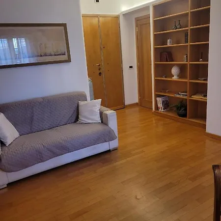 Apartmán Lovely Accogliente Tra Policlinico E Piazza Bologna *